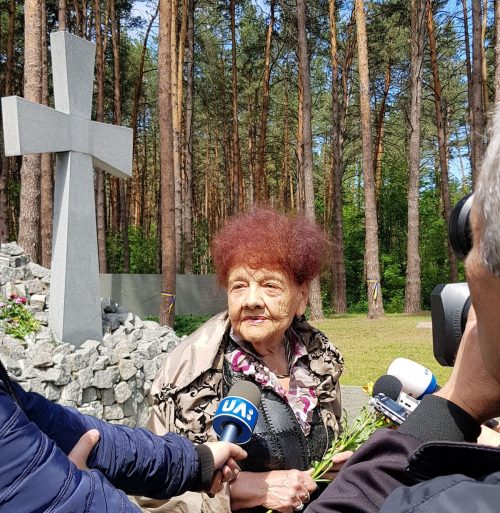 На території Національного історико-меморіального заповідника "Биківнянські могили" відбулося вшанування до Дня пам'яті жертв політичних репресій.